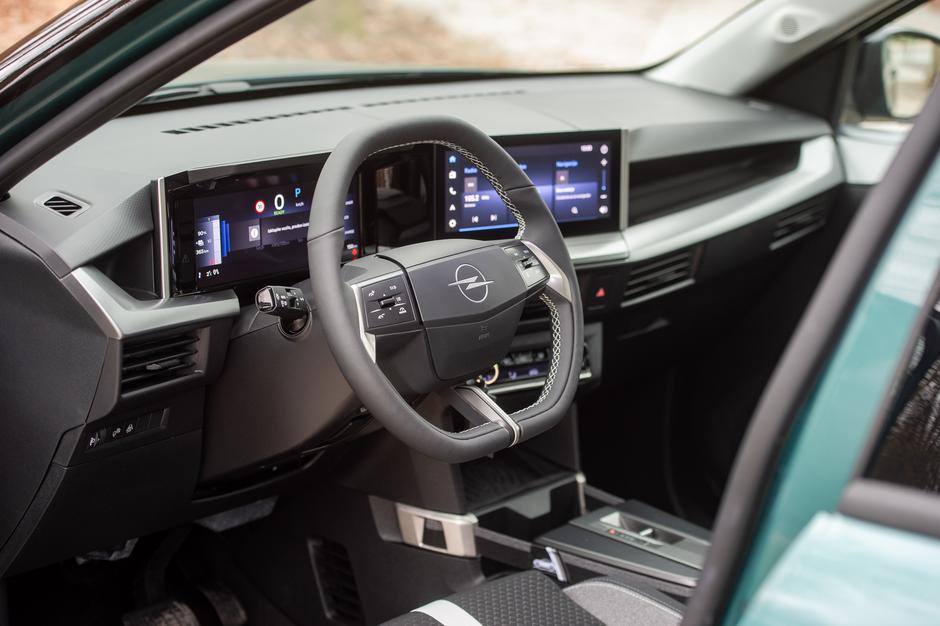 Opel Frontera | Avtor: Anže Petkovšek