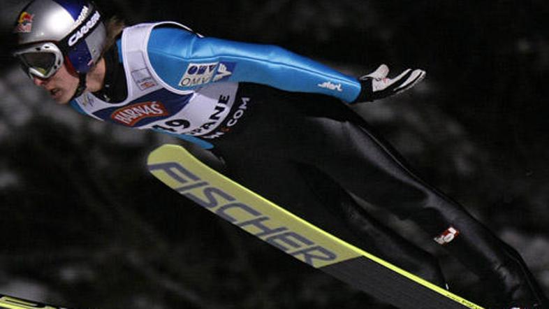 Mladi Gregor Schlierenzauer je ponovno ugnal vse tekmece.