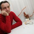 Mirsad Bašić, kot pravi odvetnik lastnikov stanovanj Jernej Kos, pri legalizacij