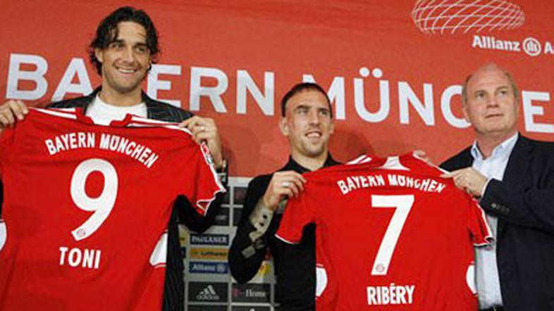 Za najbolj zveneča prestopa k Bayernu sta poskrbela Luca Toni (levo) in Franck R