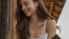 Samsung galaxy z flip3 5g - klara jazbec