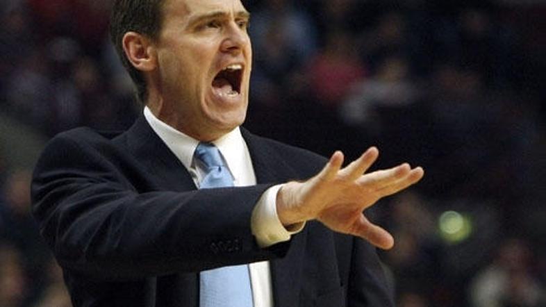 Dallas Mavericksi (na sliki trener Rick Carlisle) še vedno ne najdejo poti iz kr