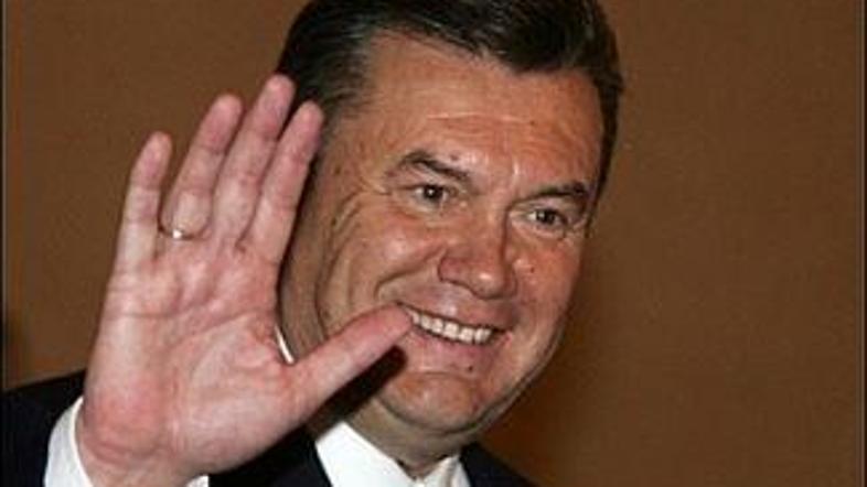 Prvi rezultati kažejo, da bo najverjetneje slavil Janukovič.