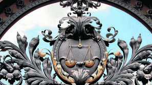 "Sodišča o odobritvi brezplačne pravne pomoči odločajo nekritično," meni Miha Ko