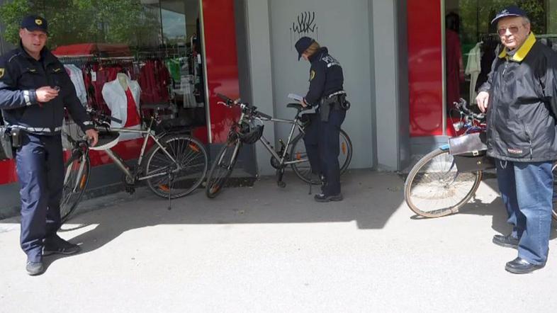 Policija in fotograf (ne uporabljaj!)