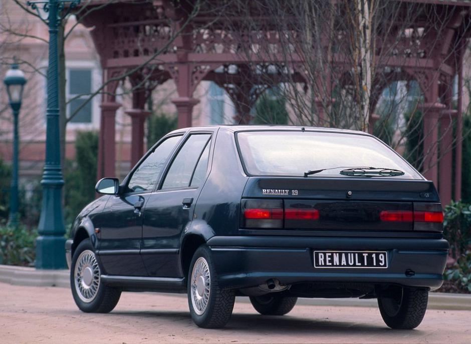 Renault 19 | Avtor: Renault