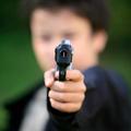 Otrok s pištolo