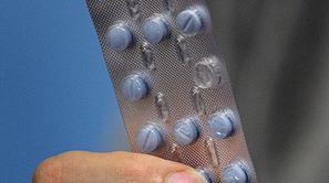 Župan bo svojim prebivalcem pomagal tudi v postelji. Z viagro, seveda.