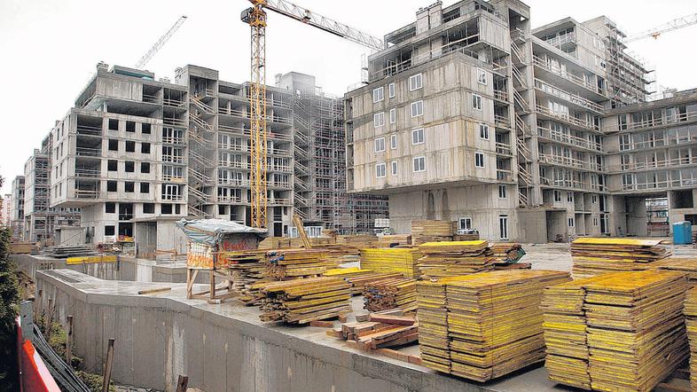 Razkorak v ceni med kvadratnim metrom novogradnje in rabljenih stanovanj se pove