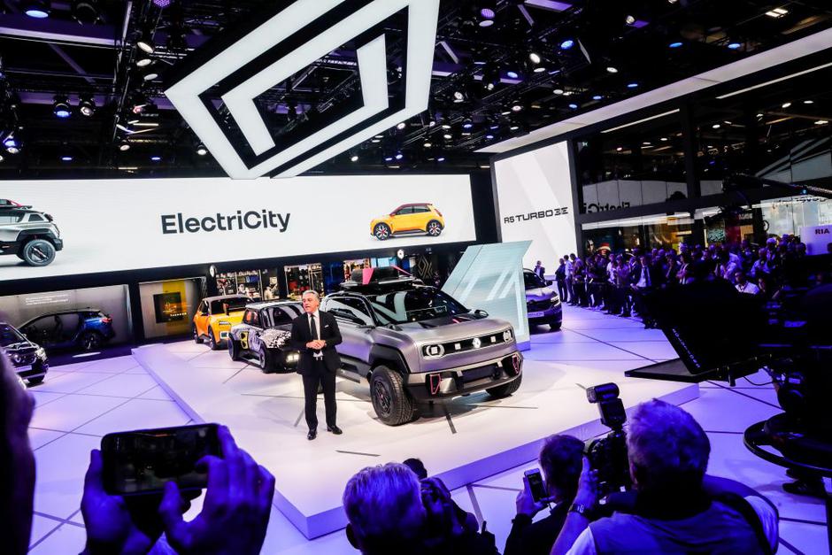 Avtomobilski salon v Parizu | Avtor: Epa