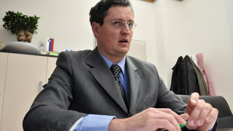 “Na LZS za člane ne naredijo nič,” pravi Jaklič, ki še naprej hoče prostovoljno 