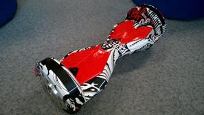 Električna rolka na dražbi finančne uprave