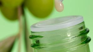 "Redna uporaba oljčnega olja v kozmetiki deluje kot zaščita pred kožnimi infekci