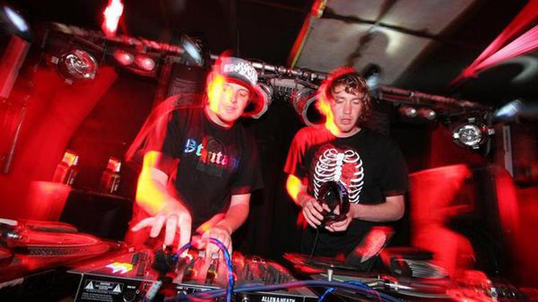 Duo The Upbeats sta že zajadrala med živine svetovne dnb scene.