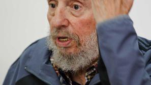 Avtorica je po pisanju srbskih medijev izvod knjige preko kubanske ambasadorke v