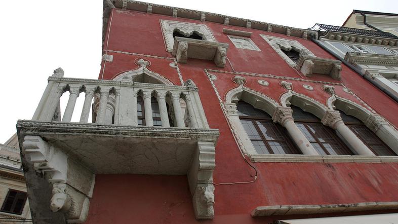 Rajko Hrvatič je tudi solastnik piranske Benečanke, ki jo občina prek tožbe hoče