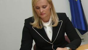 Durs, vodi ga Mojca Centa Debeljak, bo zavezance vabil na razgovore – Dursovi po