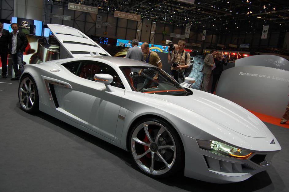 Poleg hibrida naj bi nas pri Hispano Suizi že leta 2011 razveselili tudi z odprt