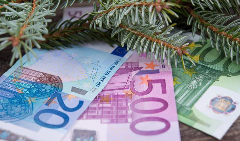 Zapleti z obvezno božičnico, bo sploh izplačana?