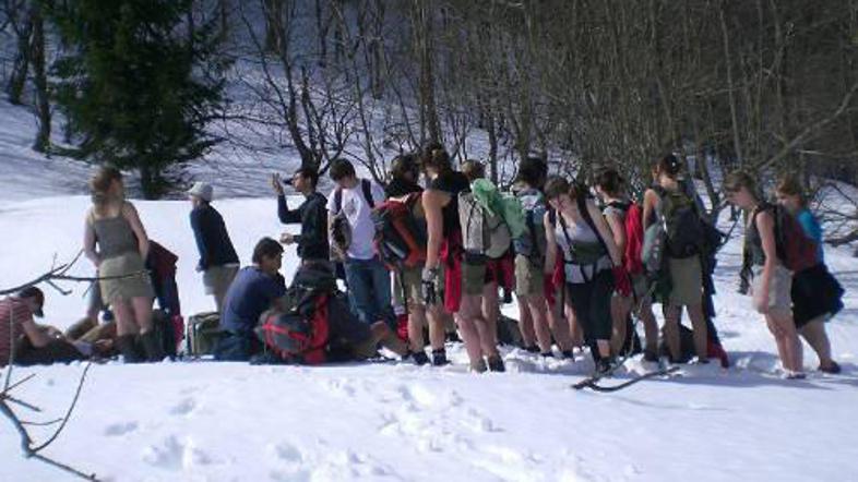 Skupina 38 belgijskih državljanov, starih od 15 do 22 let, se je v zasnežene gor