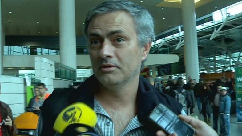 Mourinho letališče Lizbona prihod mikrofon mediji Abola