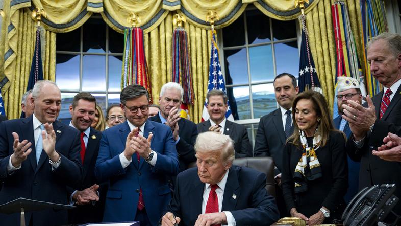Donald Trump podpisal zakon o nadaljevanju financiranja ameriške vlade