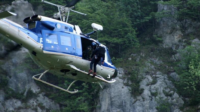 gorski reševalci, reševanje, plezalec, helikopter, gorsko reševanje