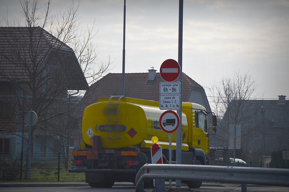 Znak v Cikavi | Avtor: Andrej Leban