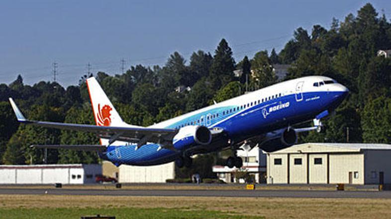 Zakaj je boeing 737 strmoglavil, še ni znano.