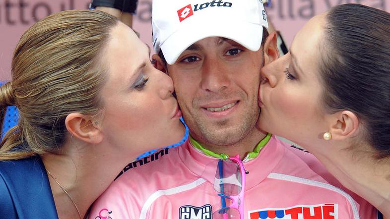 Vincenzo Nibali ostaja v vodstvu po šestih etapah dirke po Italiji. (Foto: EPA)