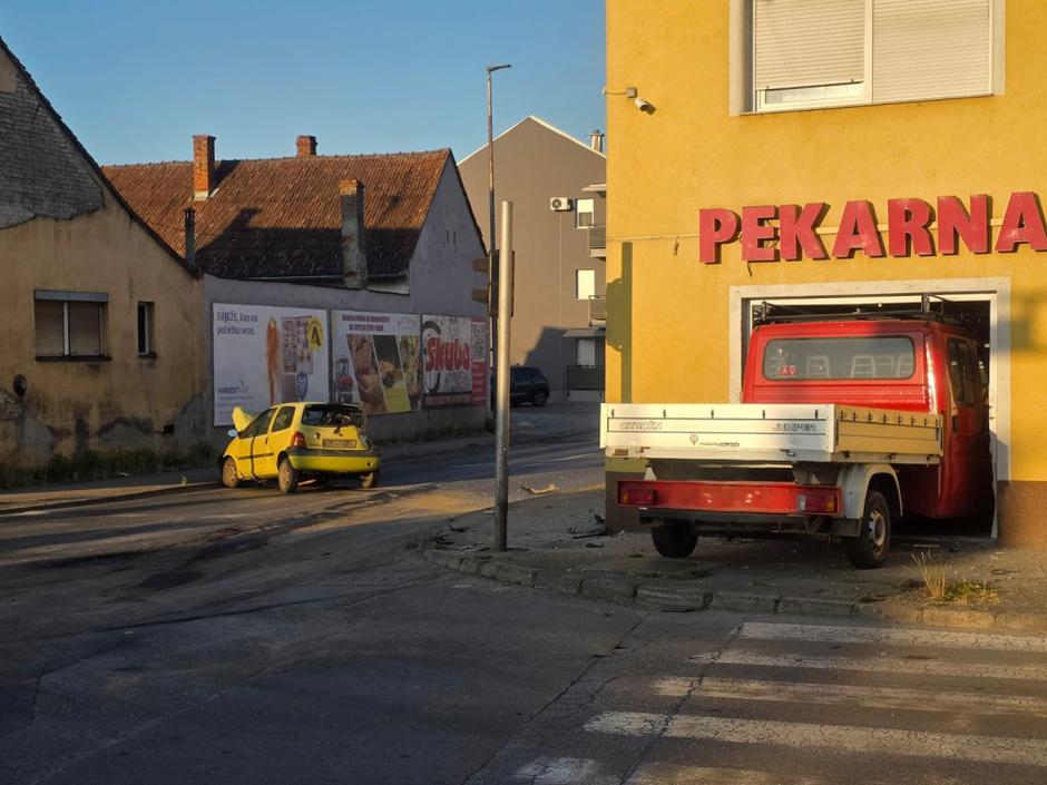 Tovornjak zapeljal v pekarno, prometna nesreča | Avtor: D. Krstanović/pozega.eu