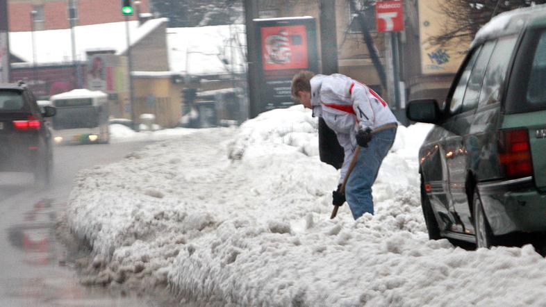 Te dni denar leži dobesedno na cesti. (Foto: Boštjan Tacol)