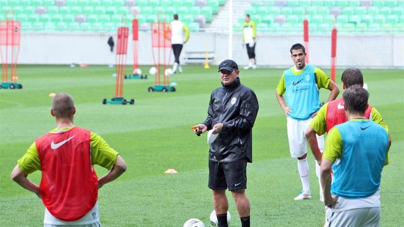 trening stožice slovenija pred belgija 2011