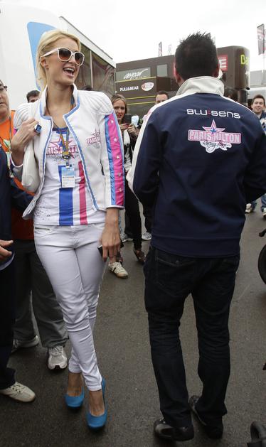Paris Hilton je obiskala dirko motociklistov v razredu MotoGP v Barceloni.
