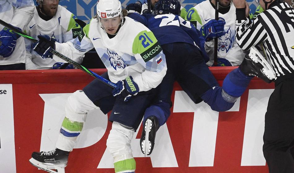 Olimpija pripeljala veliko okrepitev