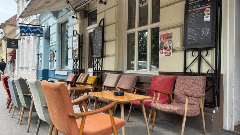 nostalgija cafe