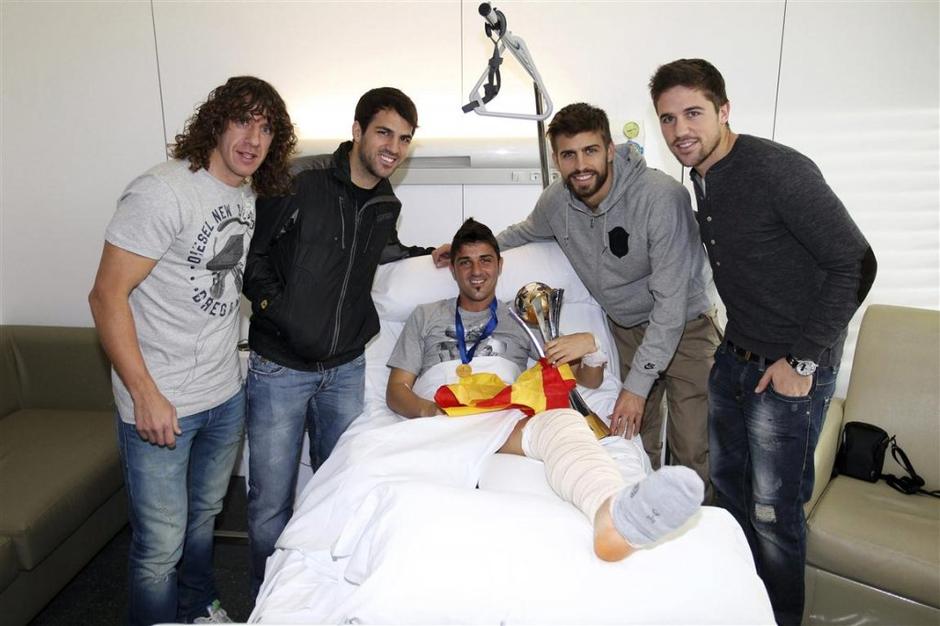 Villa Puyol Fabregas Pique Fontas bolnišnica obisk okrevanje operacija zlom noge | Avtor: EPA