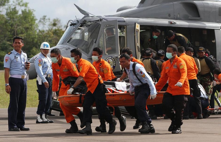 Reševalci letala Air Asia | Avtor: EPA