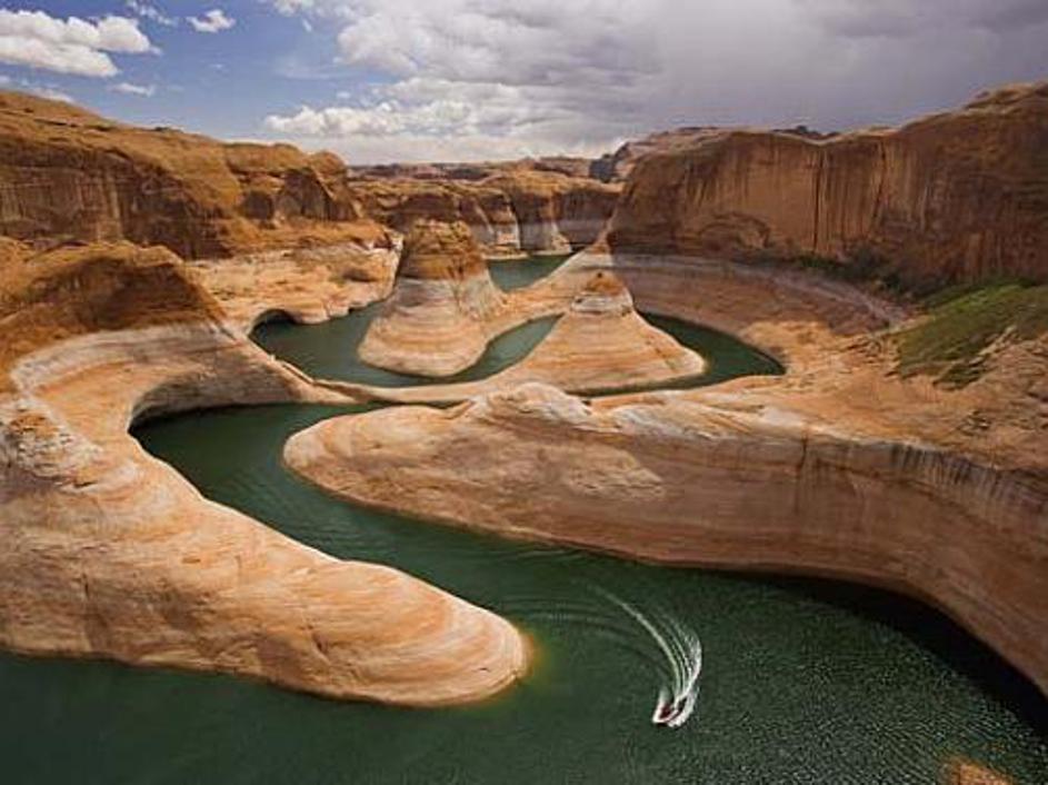 Glen Canyon v zveznih državah Utah in Arizona je eden od geoloških čudežev ZDA. 