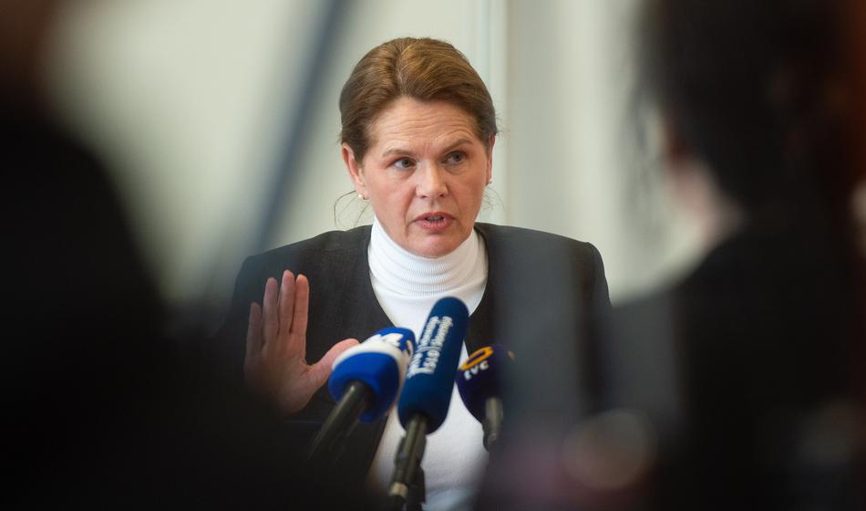 Ministrica s prstom pokazala na krivca za nesreče na avtocestah