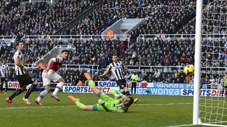 Giroud Krul Newcastle Arsenal