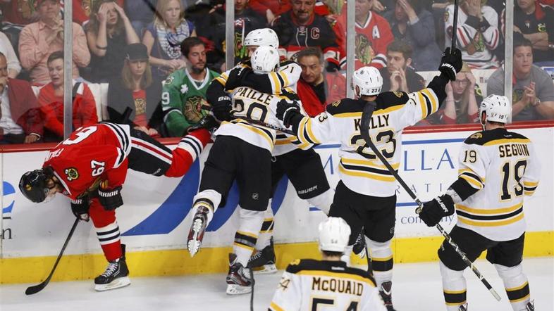 Frolik Chicago Blackhawks Boston Bruins liga NHL finale končnica Daniel Paille