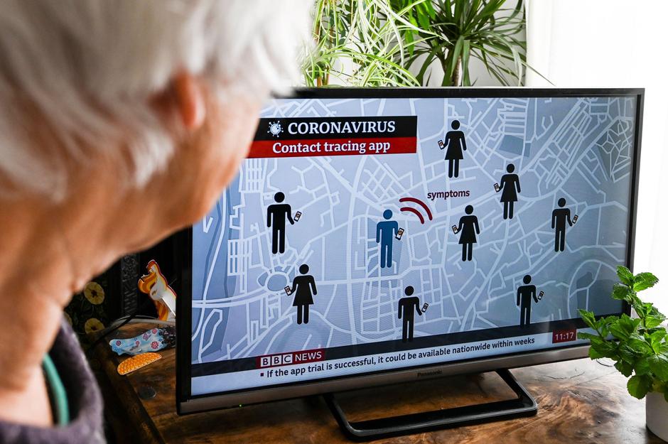 Koronavirus aplikacija | Avtor: Profimedia