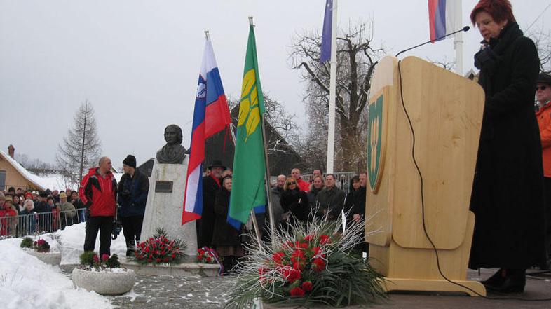 Slovesnosti v Vrbi se je udeležilo okoli dva tisoč ljudi, med njimi tudi 400 poh
