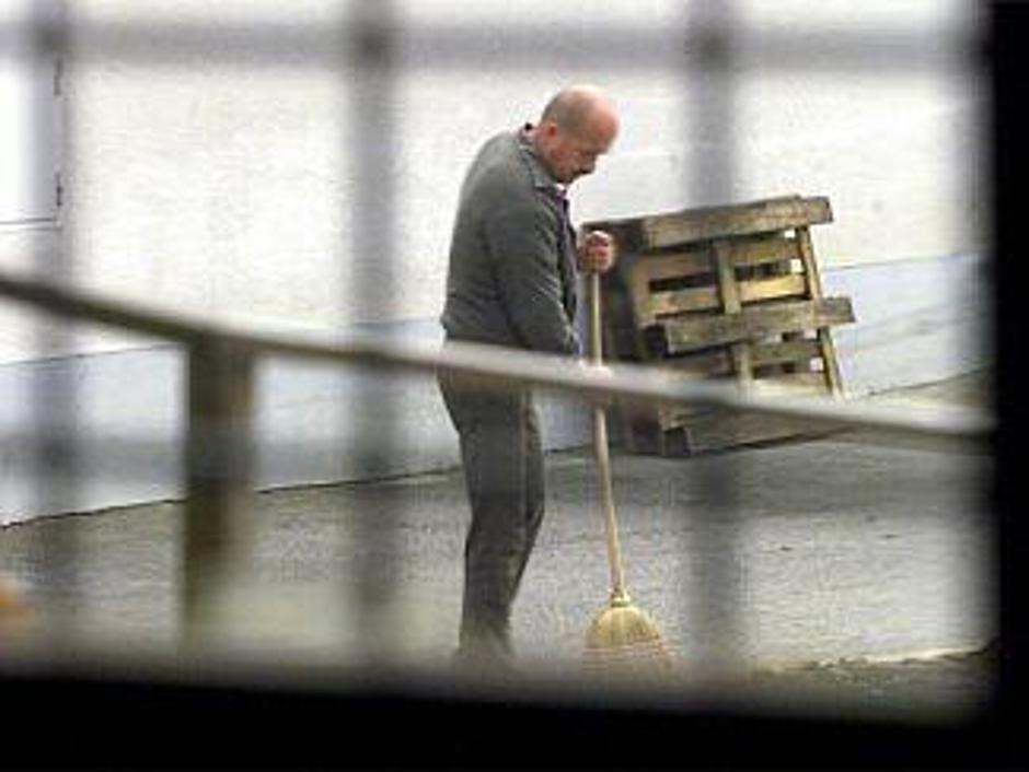 V Dobu se niso delile le klofute, ugotavlja zaupno poročilo. | Avtor: Žurnal24 main