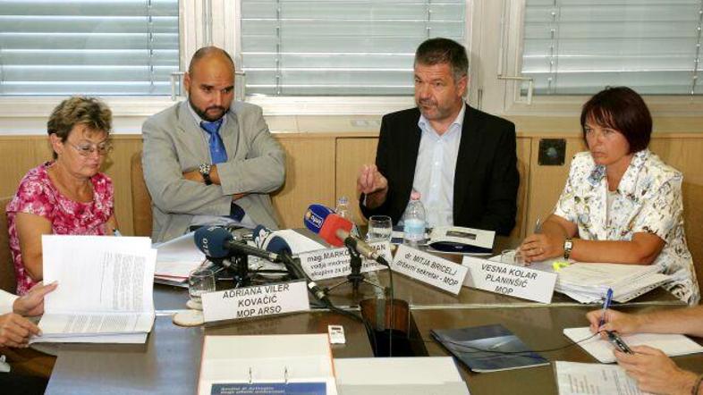 Na tiskovni konferenci v Kopru so dopolnitve dokumentacije za tržaška plinska te