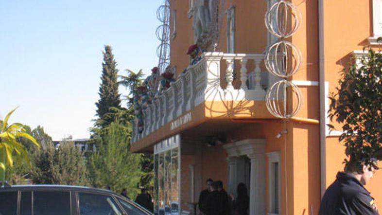 Lastnik oropane igralnice je primorski poslovnež Rajko Hrvatič.