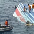 V tednih po nesreči so v morju našli le 50 trupel potnikov in več sto delov leta