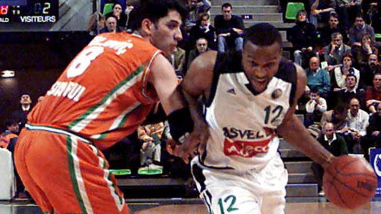 Miljan Goljović (levo) je blestel tudi v dresu turškega Ülkerja.