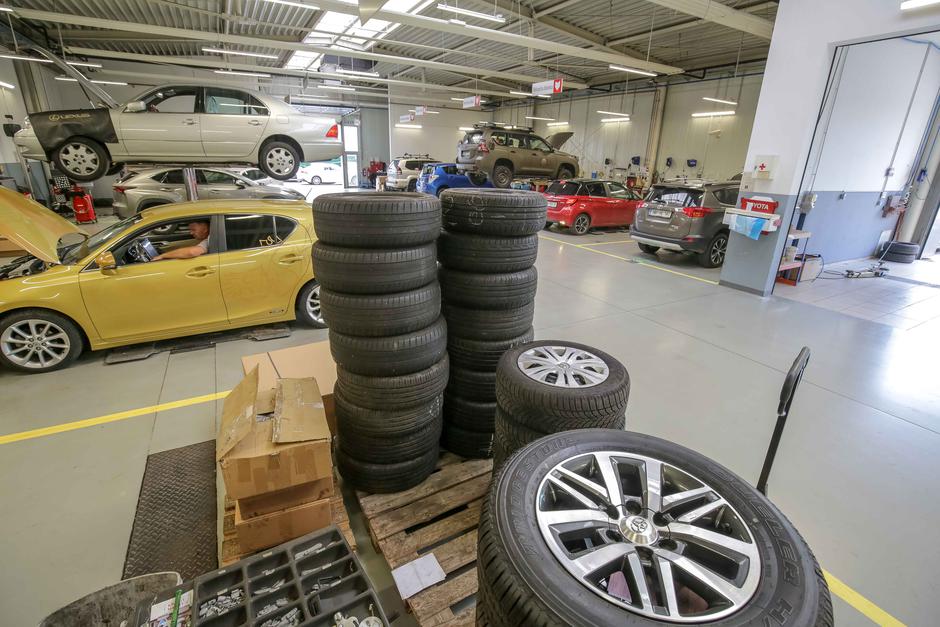 Servis Toyota | Avtor: Saša Despot